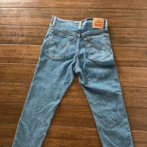 Women's Levis Jeans Size 29